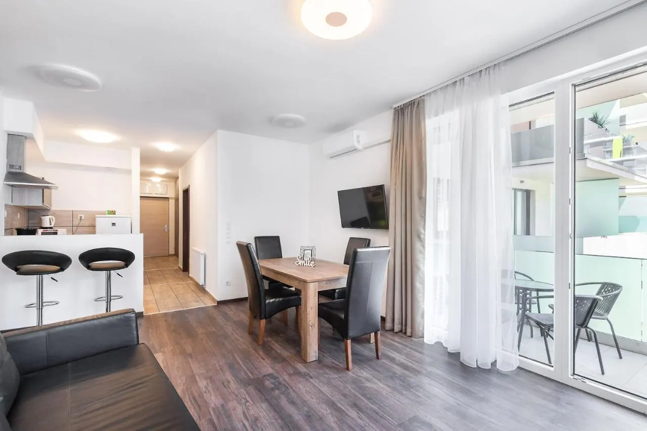 Corvin Residence Apartments Budapest 4*,